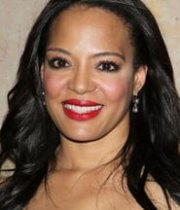 Luna Lauren Velez