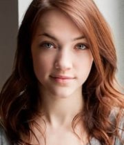 Violett Beane